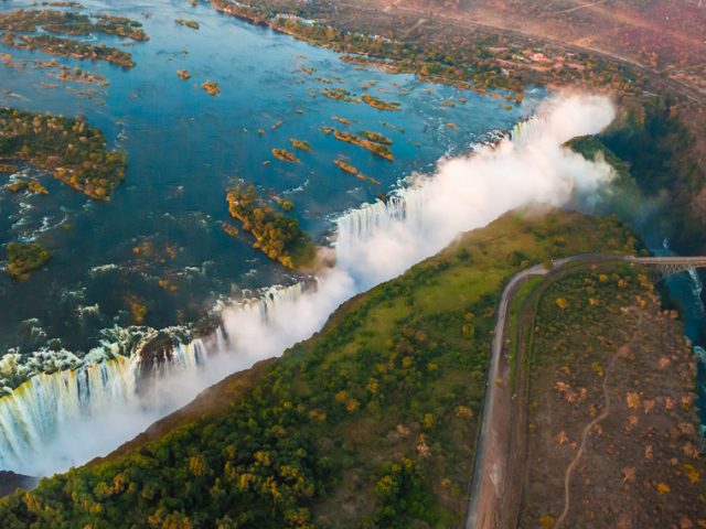 Travel guide to visiting Victoria Falls